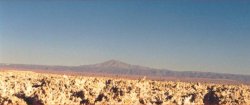 Salar de Atacama : au fond, le Lascar !